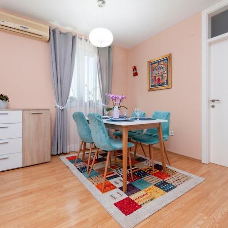 Apartment Deluxe โรวีน ภายนอก รูปภาพ