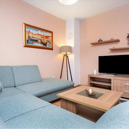 Apartment Deluxe โรวีน ภายนอก รูปภาพ